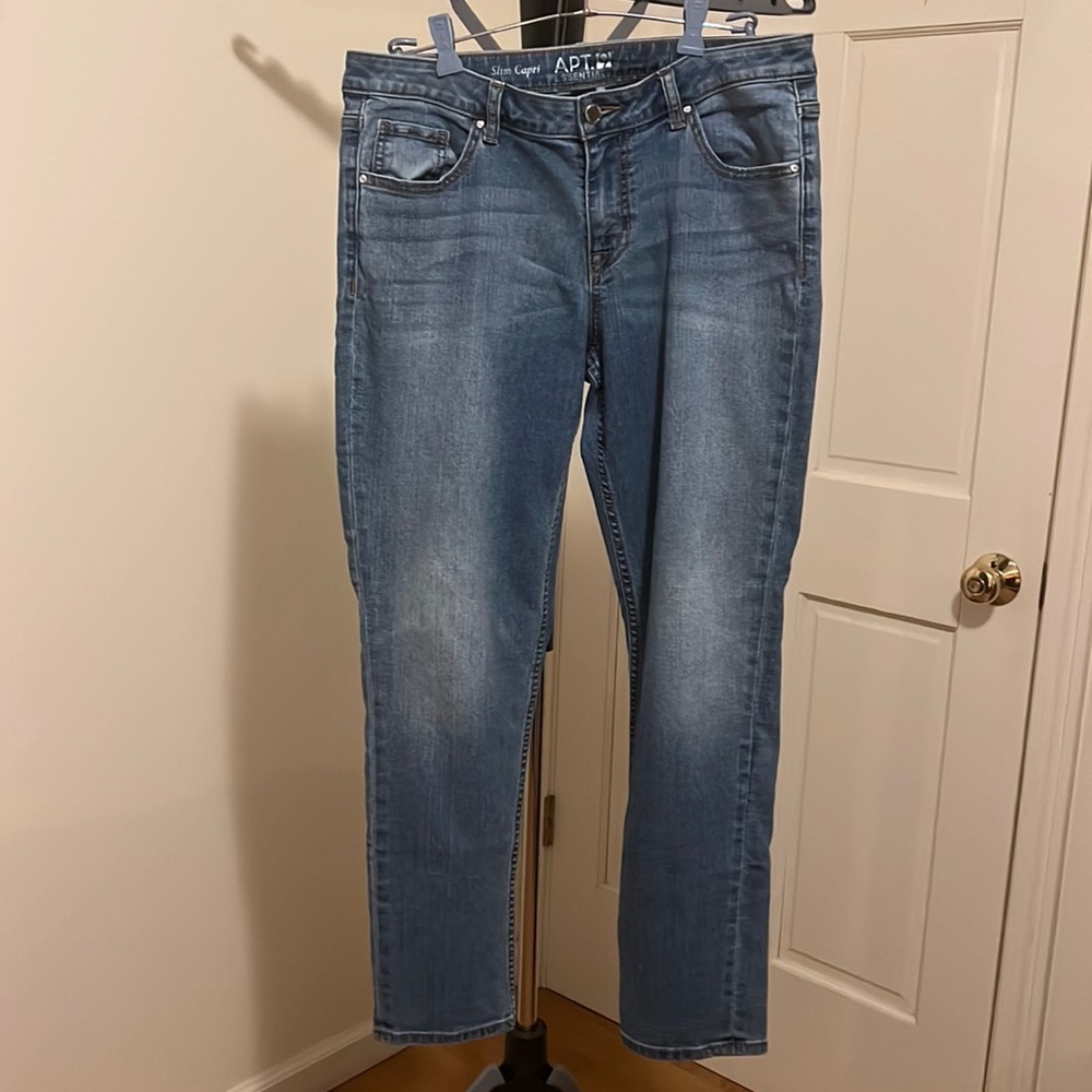 Apt. 9 Slim Capri’s
